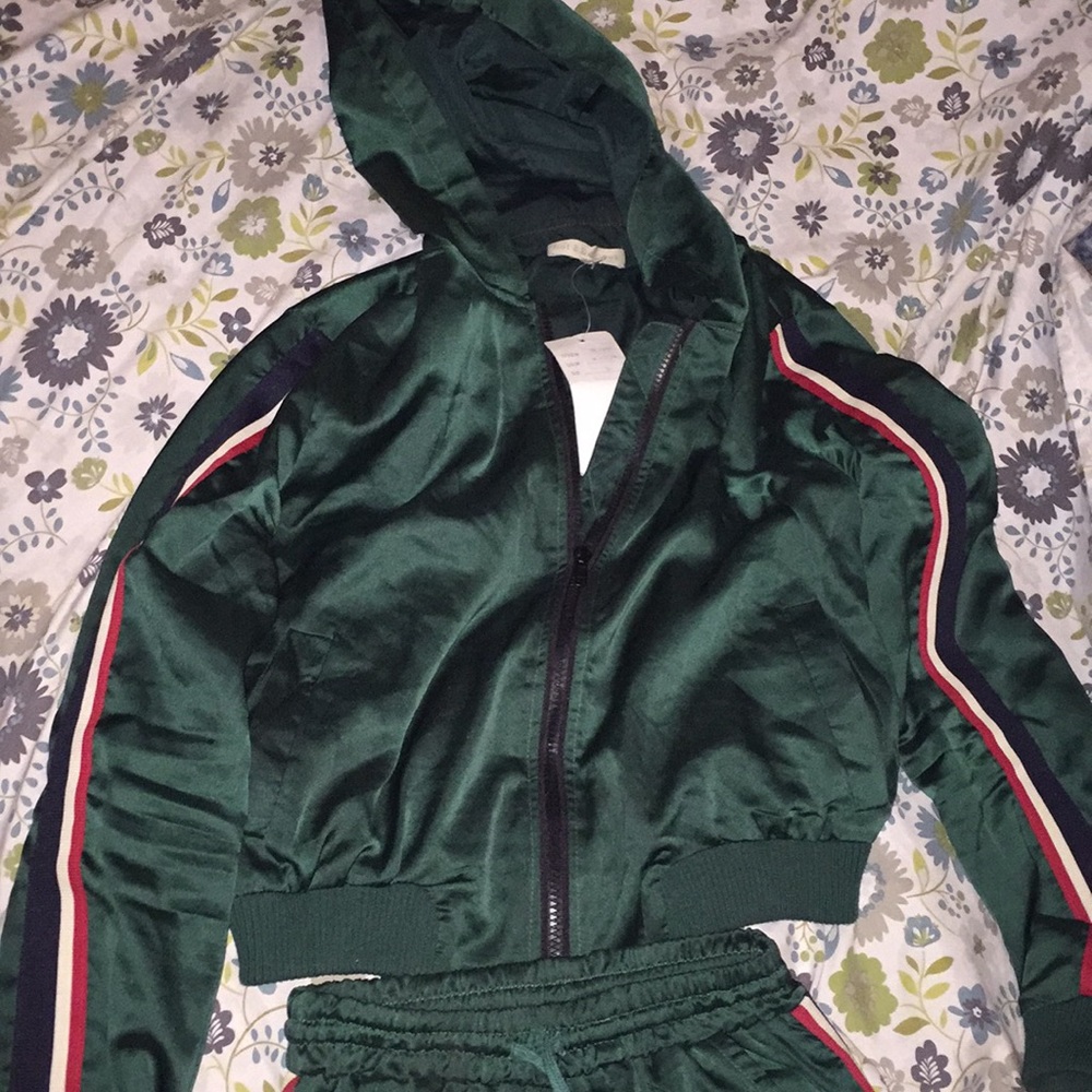 SOLD🚫‼️Striped satin tracksuit❤️